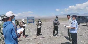 新疆库兰萨日克边境派出所组织返乡大学生召开座谈会